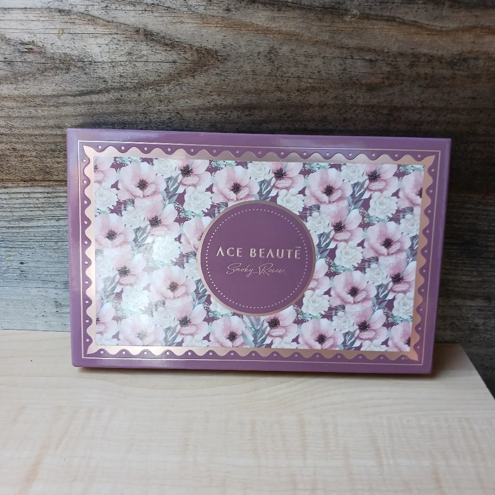 Ace‎ Beaute Smoky Roses Eyeshadow Palette New in Box 15 Shades